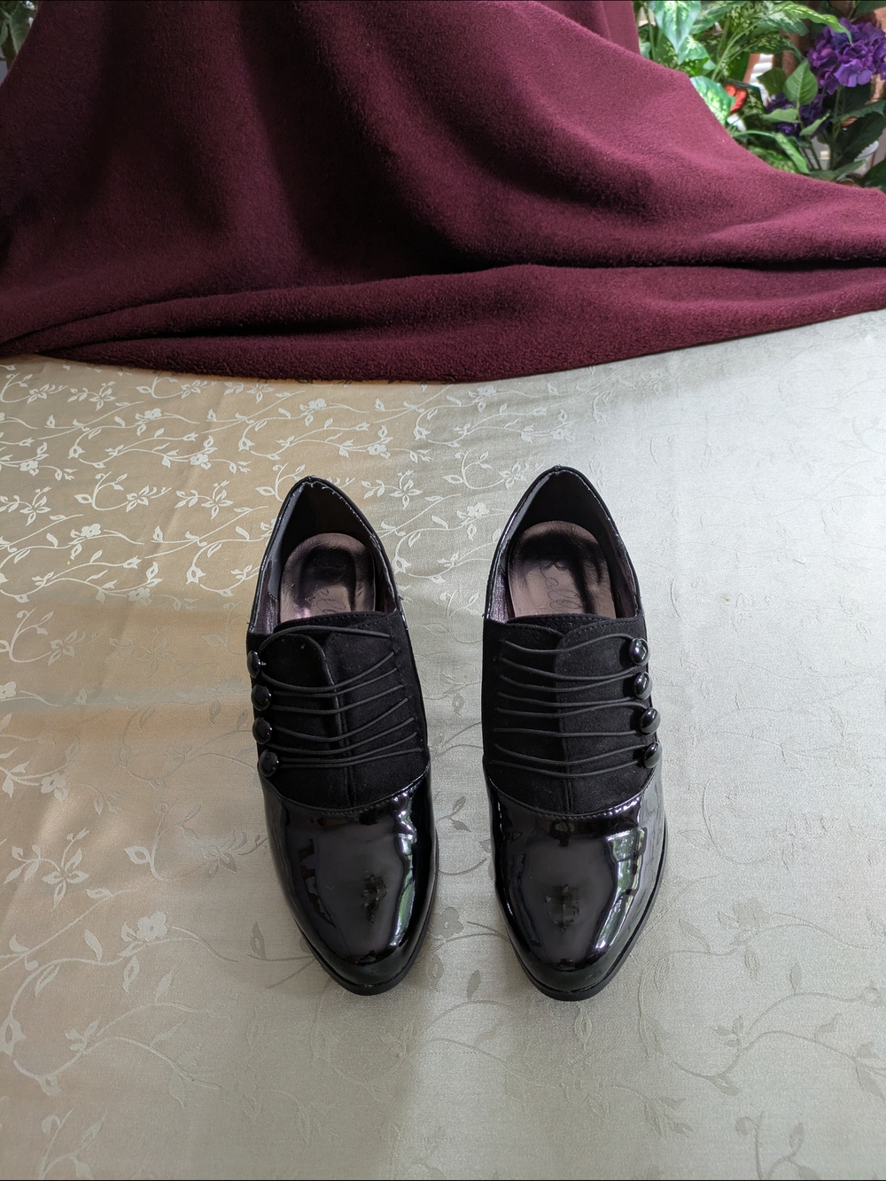 Belinuv black patent formal heels elastic lace up loop shoes, size 7